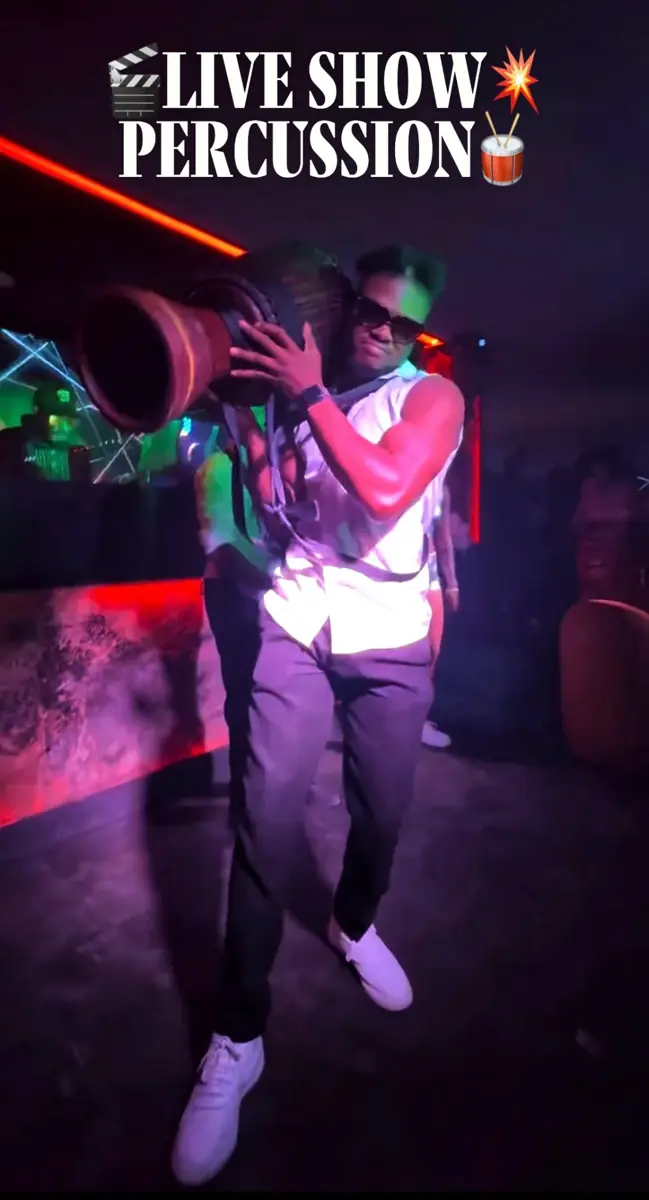 Sekou Percu performing live